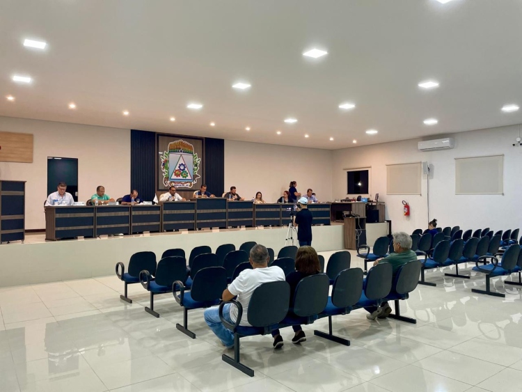 Aprovada amplia&ccedil;&atilde;o de vagas para cargos de servidores / Vereadores fazem indica&ccedil;&otilde;es voltadas para a cidade, com foco em ruas e avenidas.  Resultado da 3&ordf; Sess&atilde;o Ordin&aacute;ria (07/03/2025).